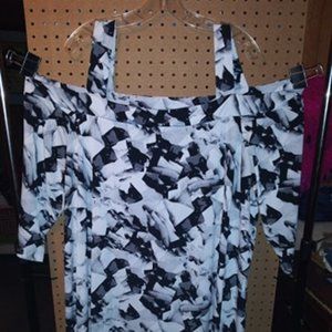 ELLEN TRACY COLD SOULDER TOP 3X